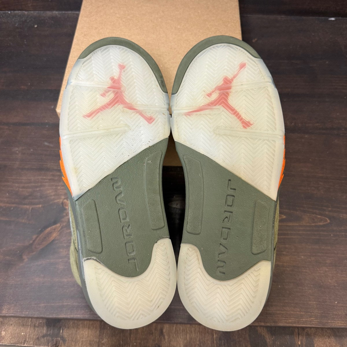Jordan 5 Retro Olive (2024) Size 9 (Pre-Owned) - Image 5
