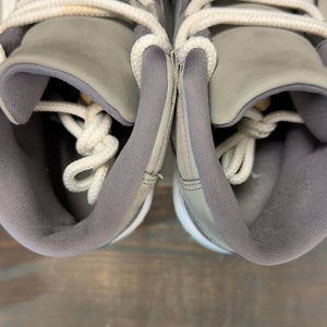 Jordan 11 Retro Cool Grey (2021) Size 9.5 (Pre-Owned) - aux