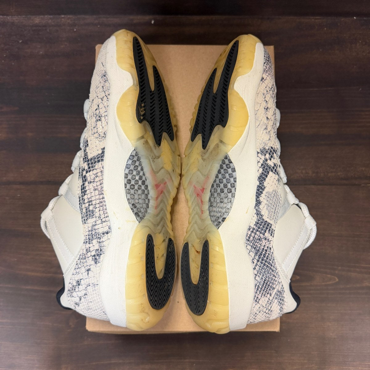 Jordan 11 Retro Low Snake Light Bone Size 11 (Pre-Owned) - Image 6