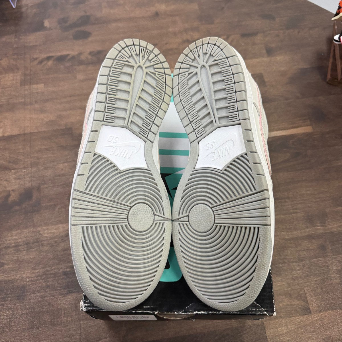 Nike SB Dunk Low Ishod Wair Flat Silver - Image 4