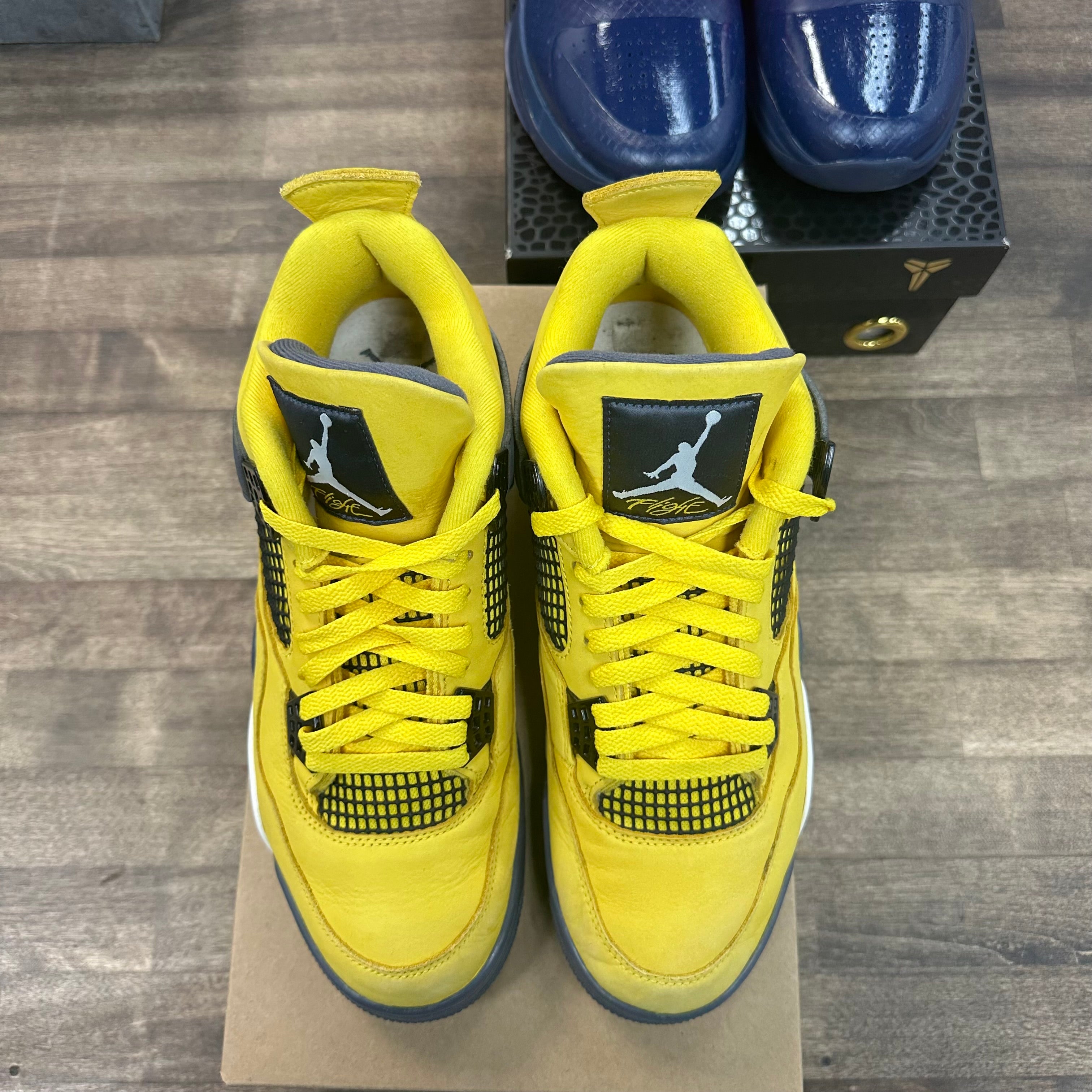 Jordan 4 Retro Lightning (2021) Size 10 (Pre-Owned)