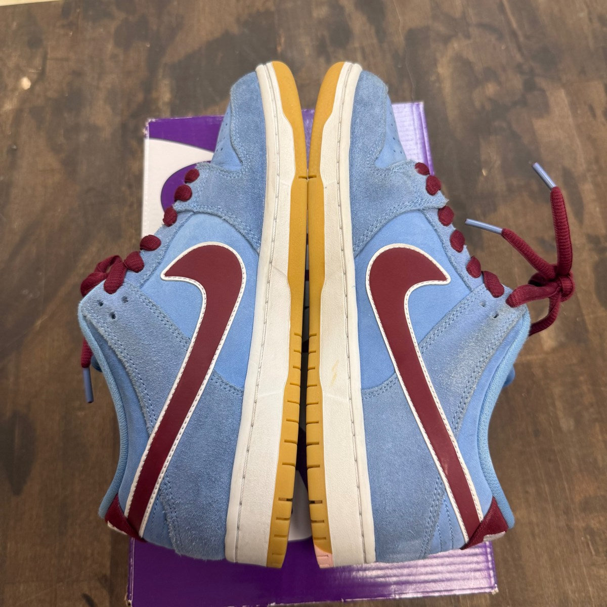 Nike SB Dunk Low Philadelphia Phillies - Image 6