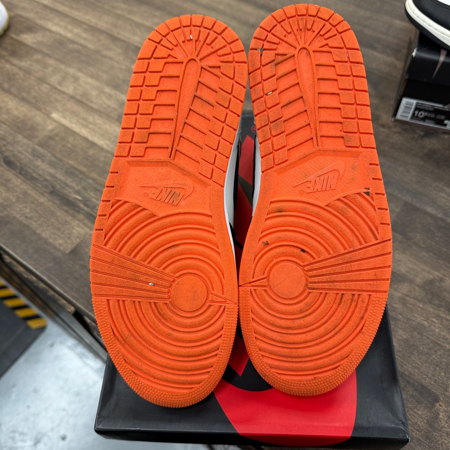 Jordan 1 High Electric Orange (USED)