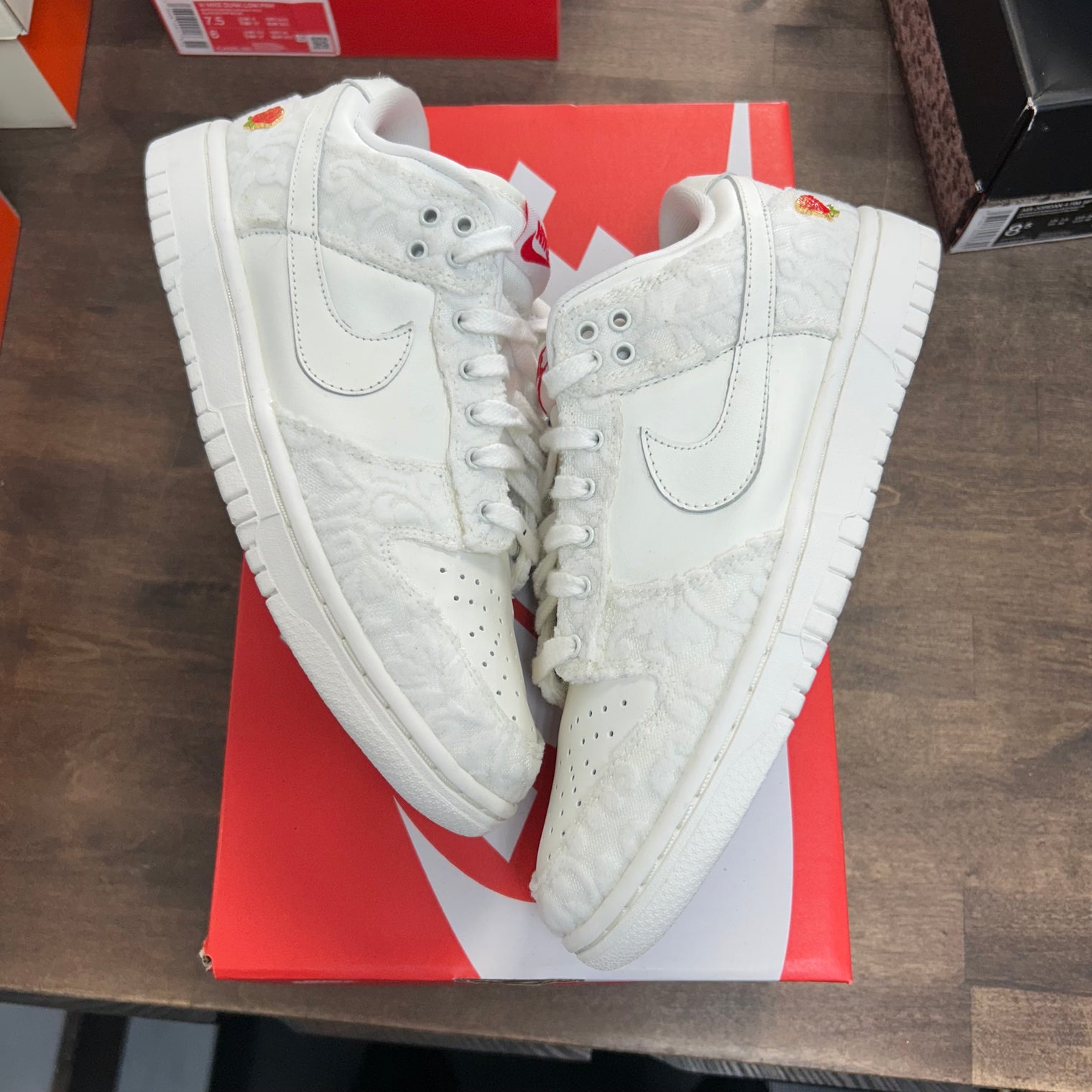 (W) Give Her Flowers Dunk Low (USED)