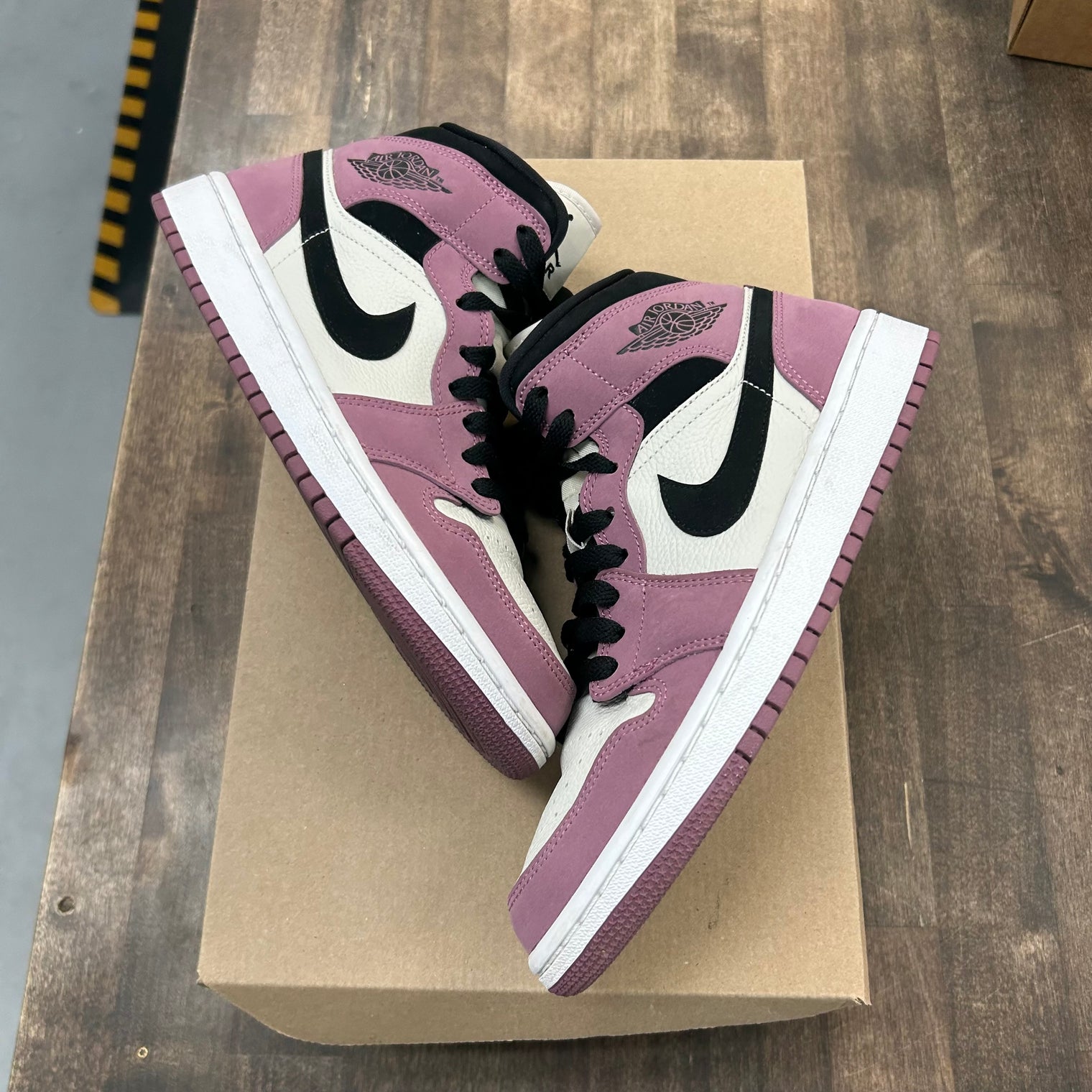 Mulberry Jordan 1 Mid (W) (USED, No Box)