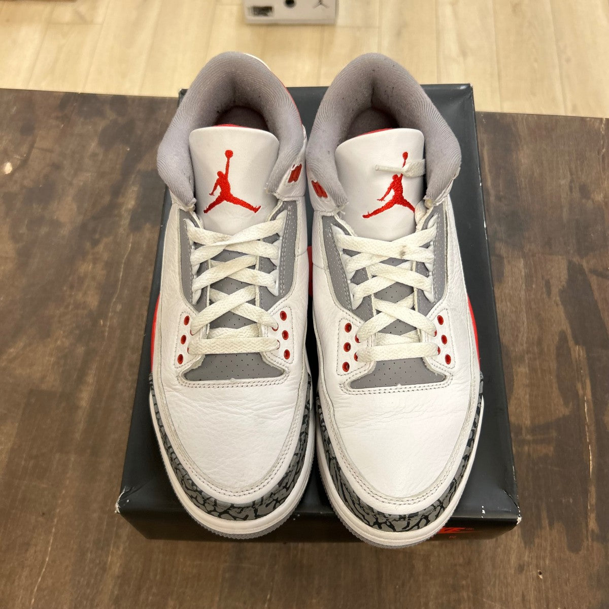 Jordan 3 Retro Fire Red (2022) - Image 2