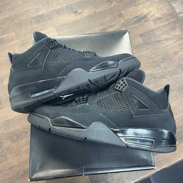 Black Cat Jordan 4 (USED)