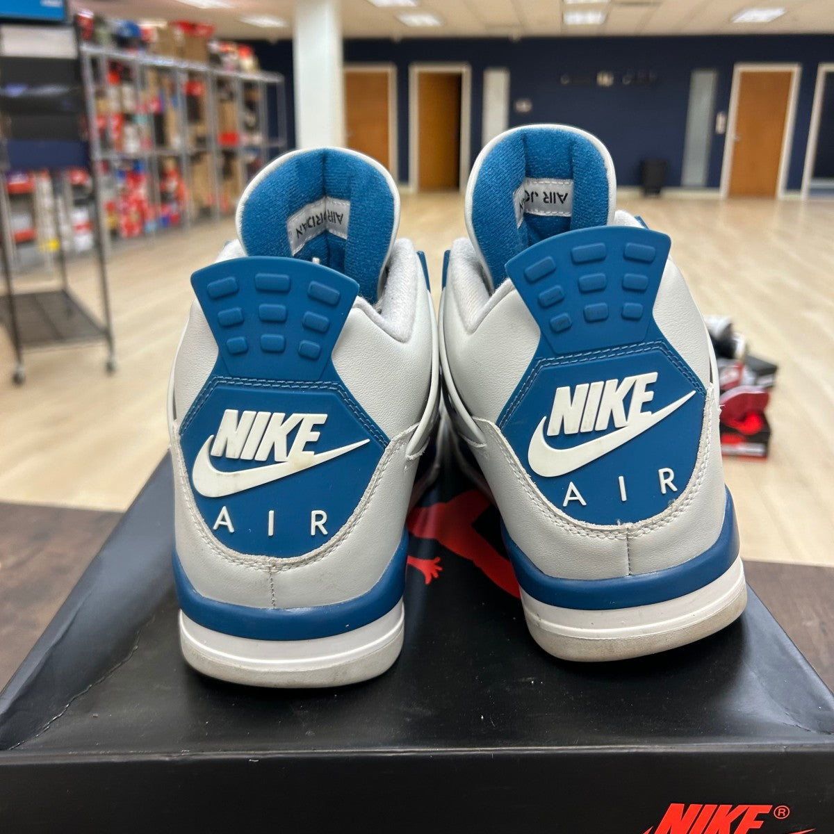 Jordan 4 Retro Military Blue (2024) - Image 4