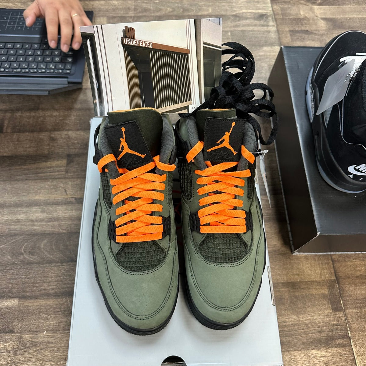 Jordan 4 Retro OG SP Undefeated (2025) Size 10 (Pre-Owned)
