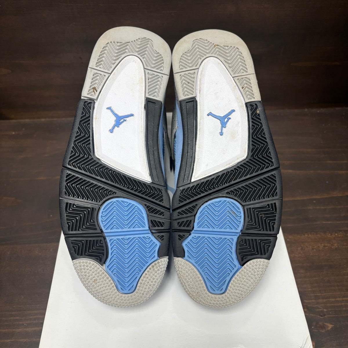 Jordan 4 Retro University Blue Size 8.5 (Pre-Owned)