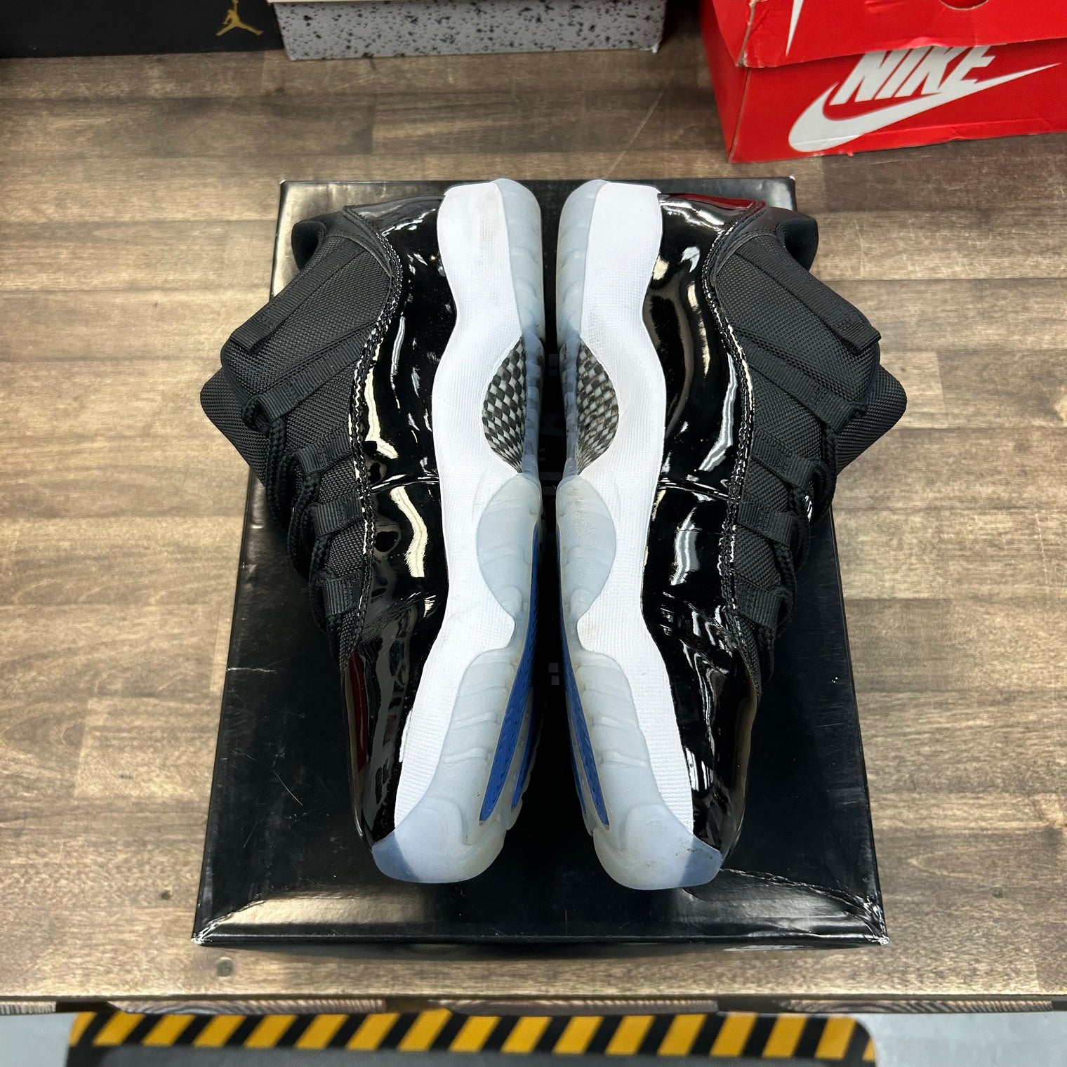 Space Jam Jordan 11 Low Retro (USED)