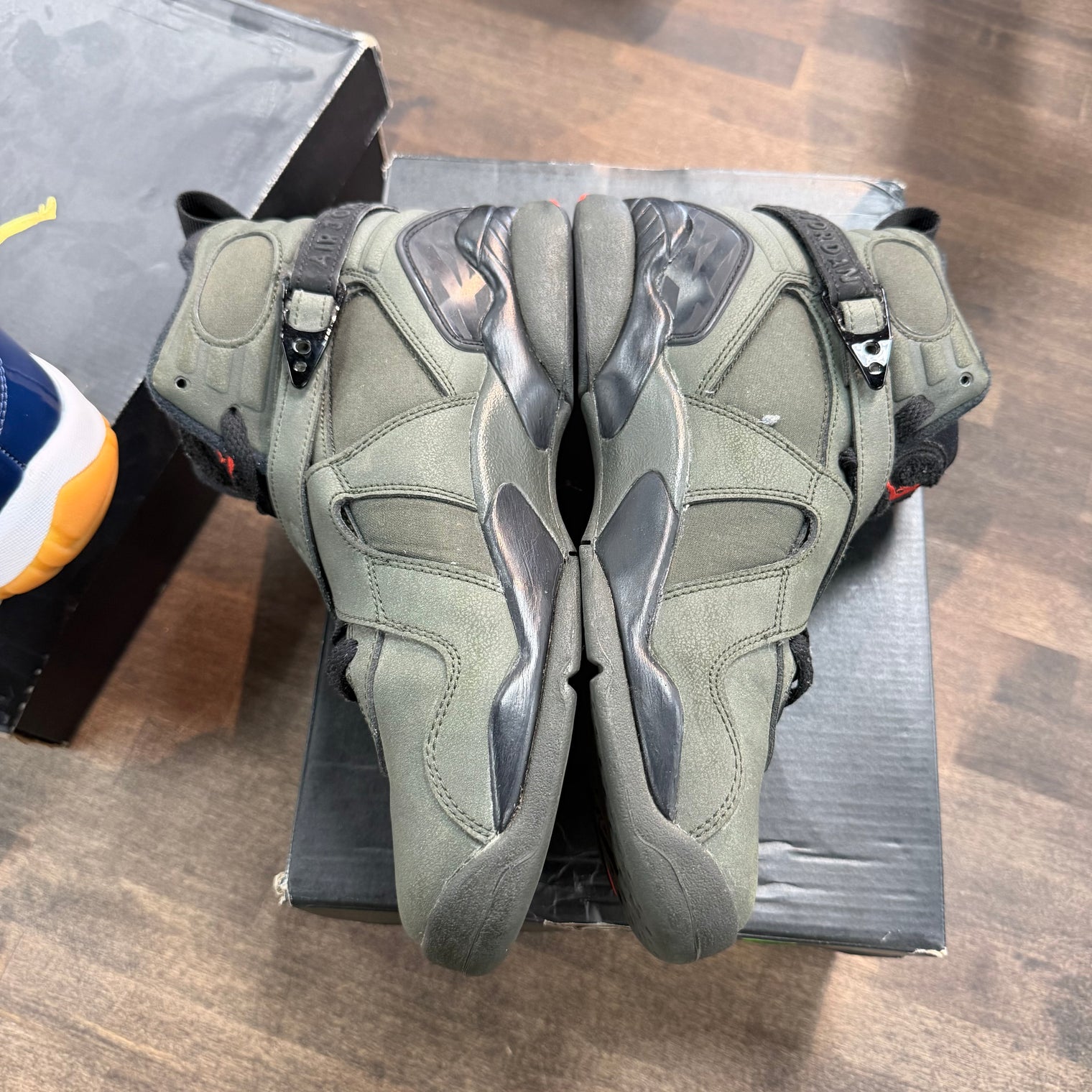 Take Flight Undefeated Jordan 8 Retro (GS) (USED)