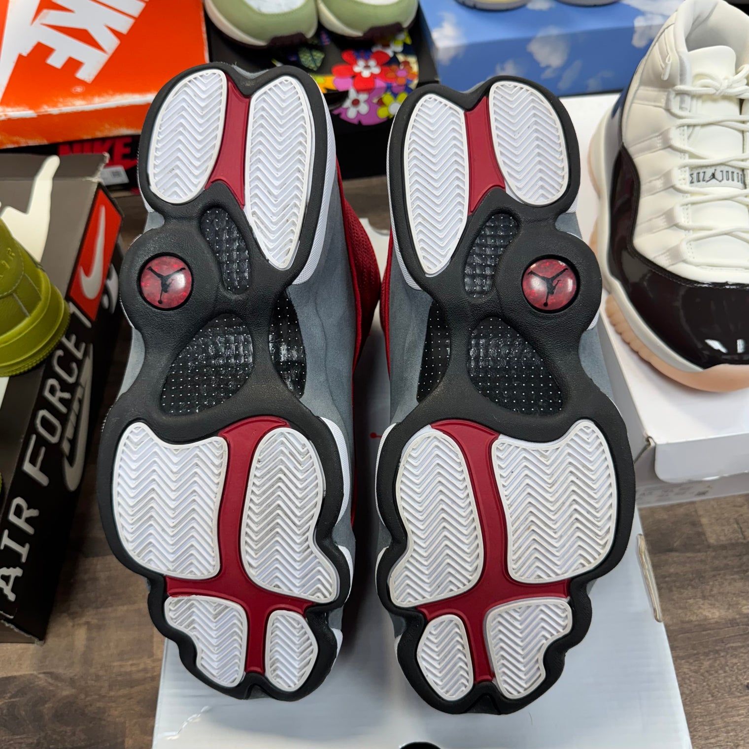 Red Flint Jordan 13 (USED)