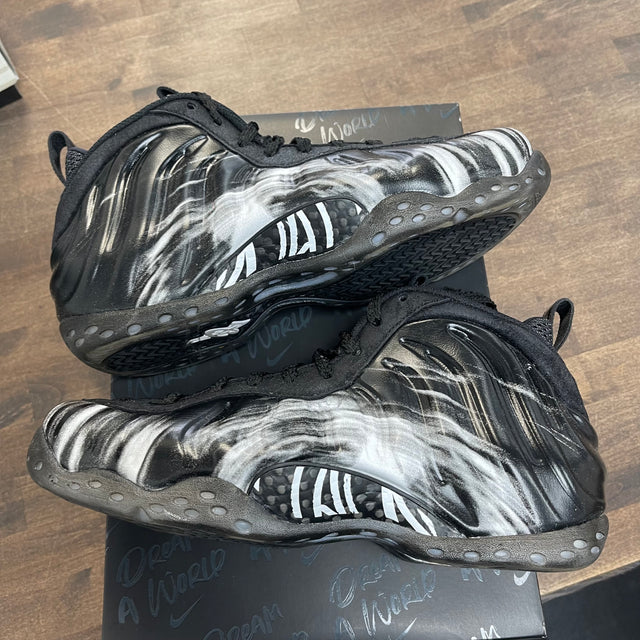 Dream a World Black Foamposite One (USED)