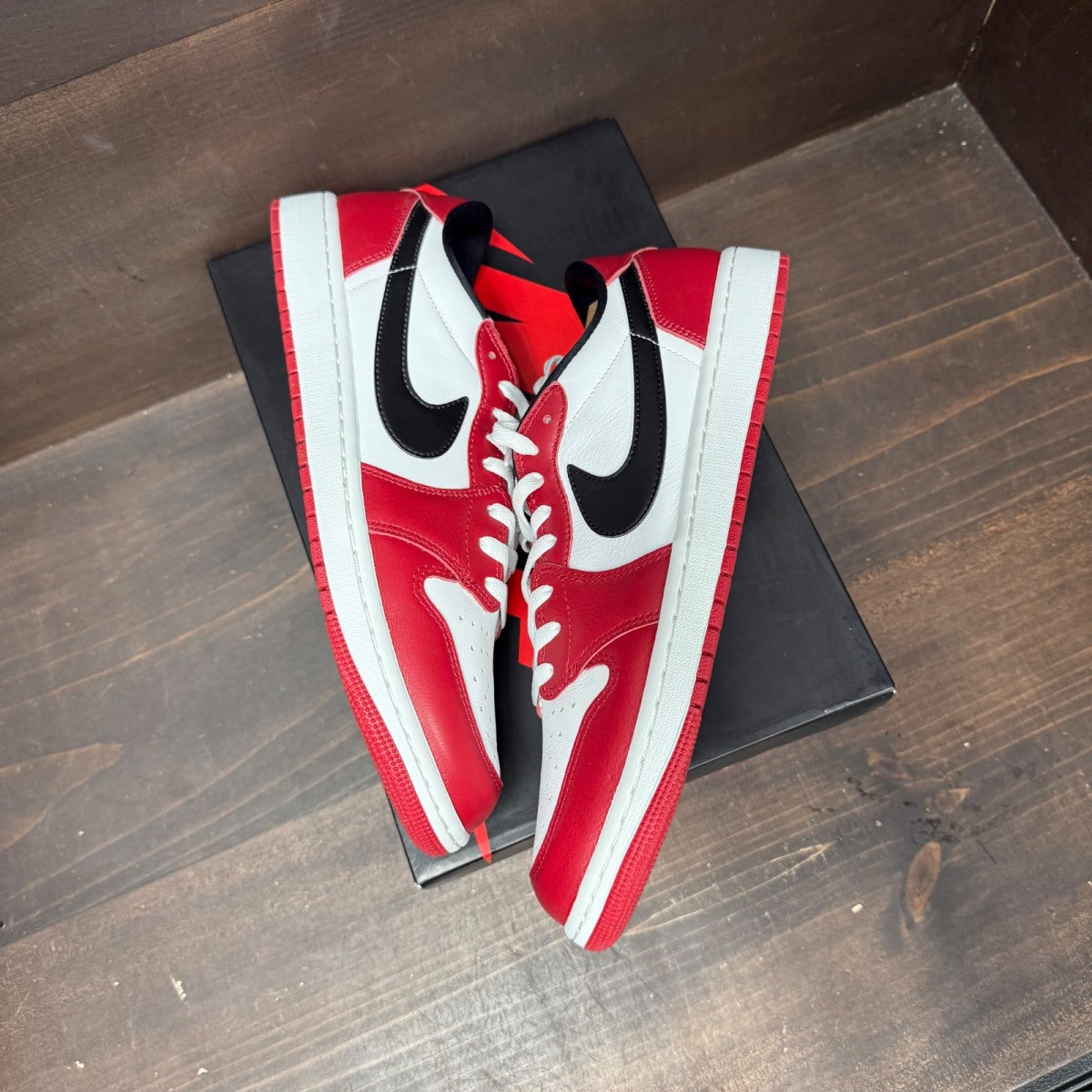 Jordan 1 Retro Low OG Chicago (2025) Size 13 (Pre-Owned) - tag