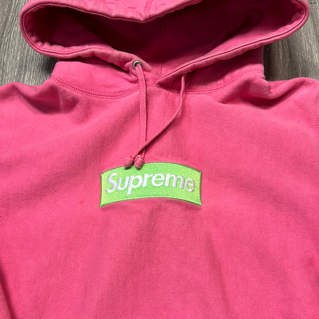 Magenta Supreme Box Logo Hoodie FW17 (Used)