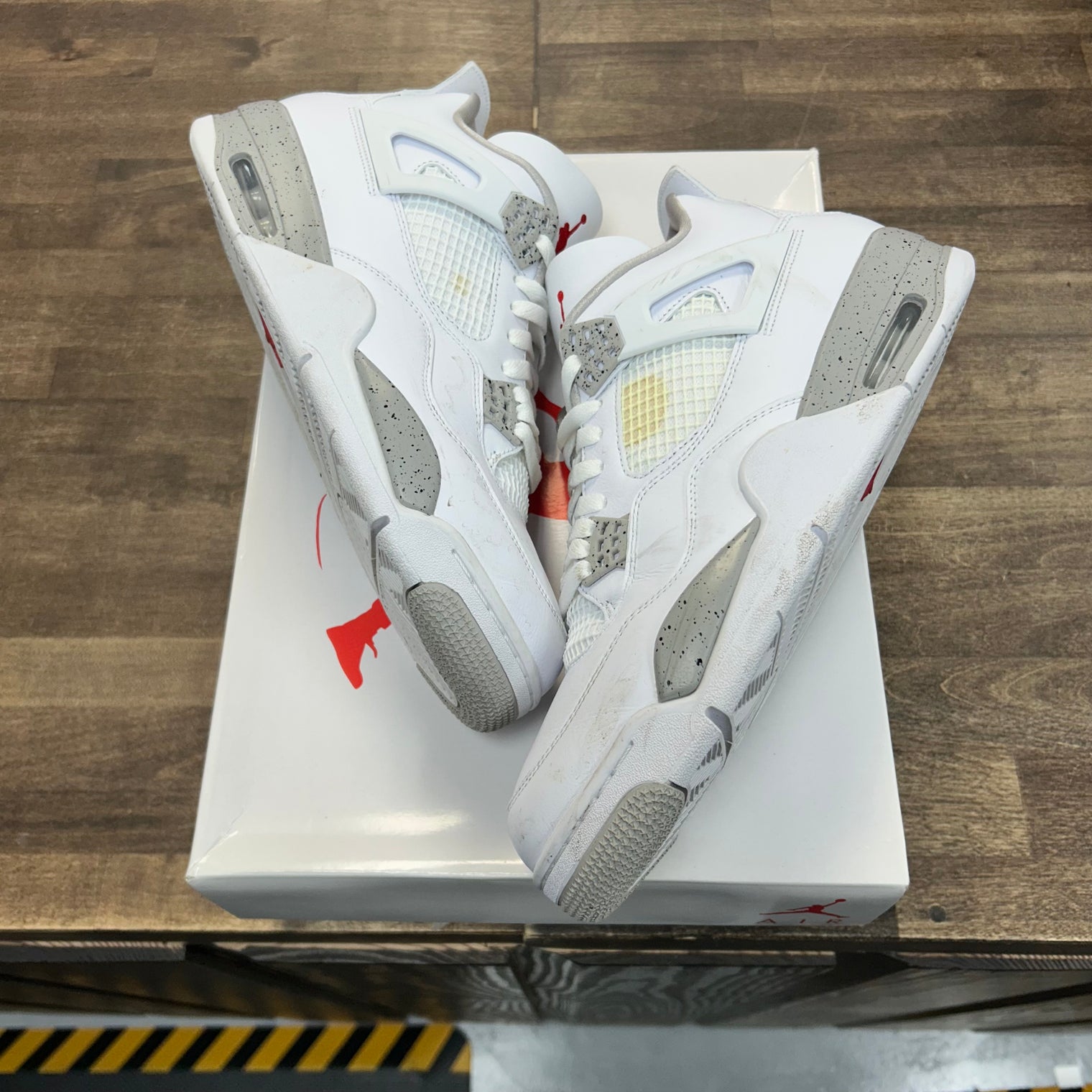 White Oreo Jordan 4 Retro (2021) (USED)