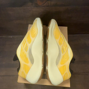 adidas Yeezy 700 V3 Mono Safflower Size 9.5 (Pre-Owned) - Image 6