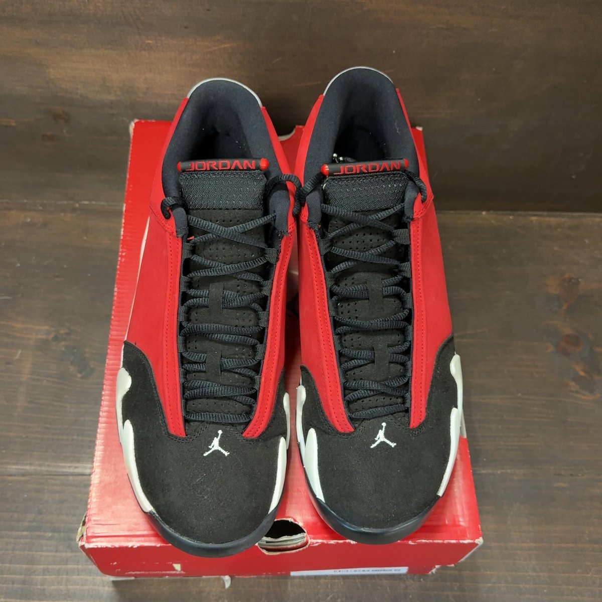 Jordan 14 Retro Gym Red Toro Size 11 (Pre-Owned) - tag
