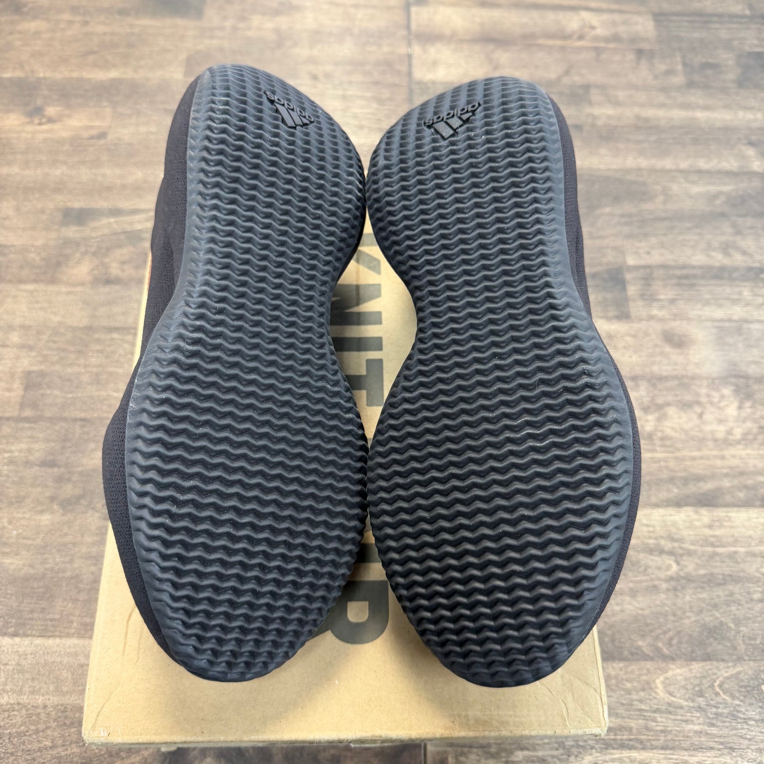 Stone Carbon Yeezy Knit RNNR (USED)