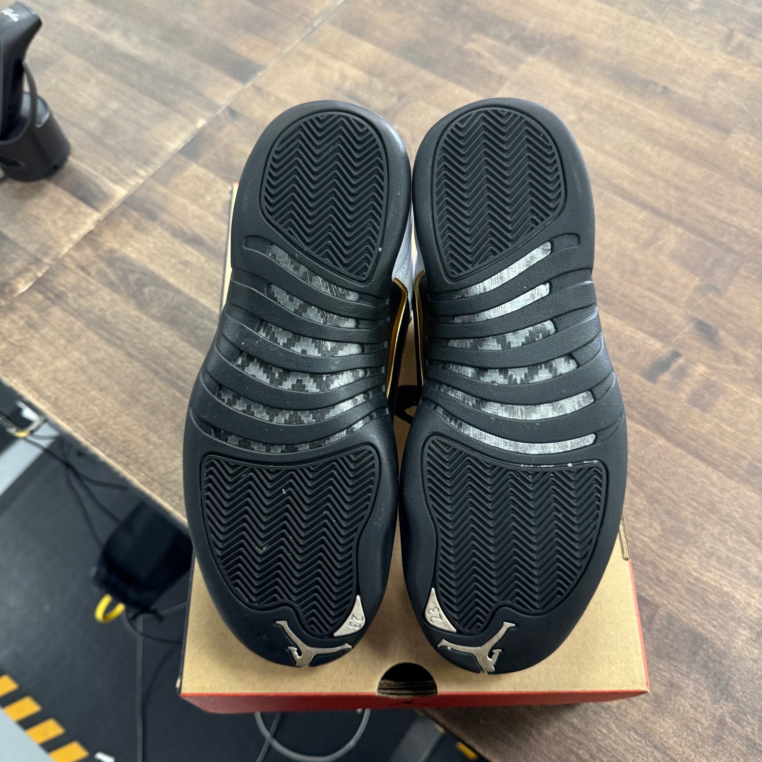 Jordan 12 Retro Royalty Taxi (US 9) (USED)