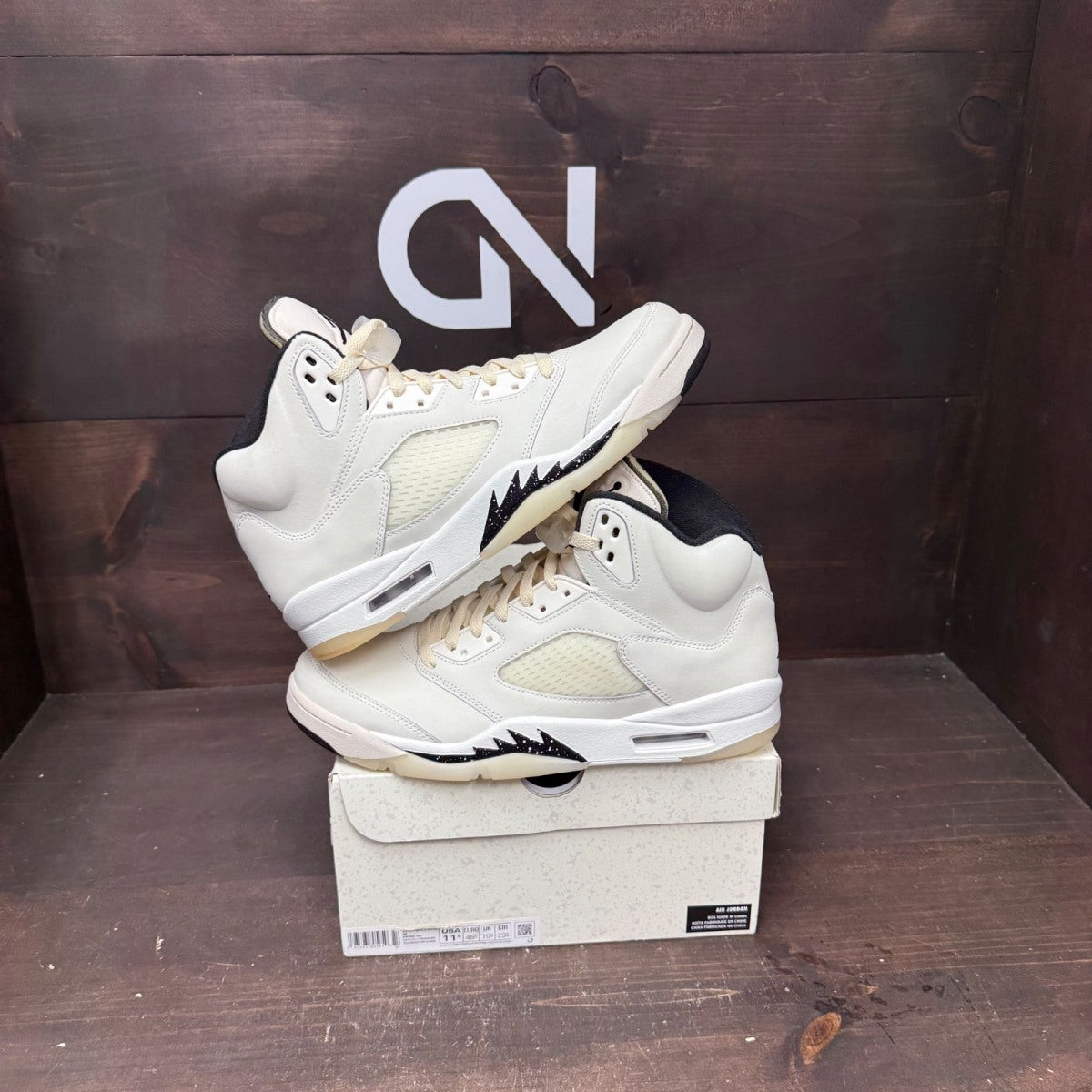 Jordan 5 Retro SE Sail Size 11.5 (Pre-Owned) - front
