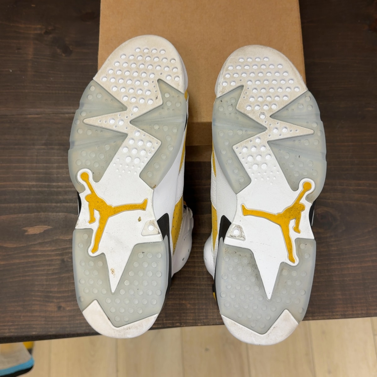 Jordan 6 Retro Yellow Ochre Size 8.5 (Pre-Owned) - Image 8