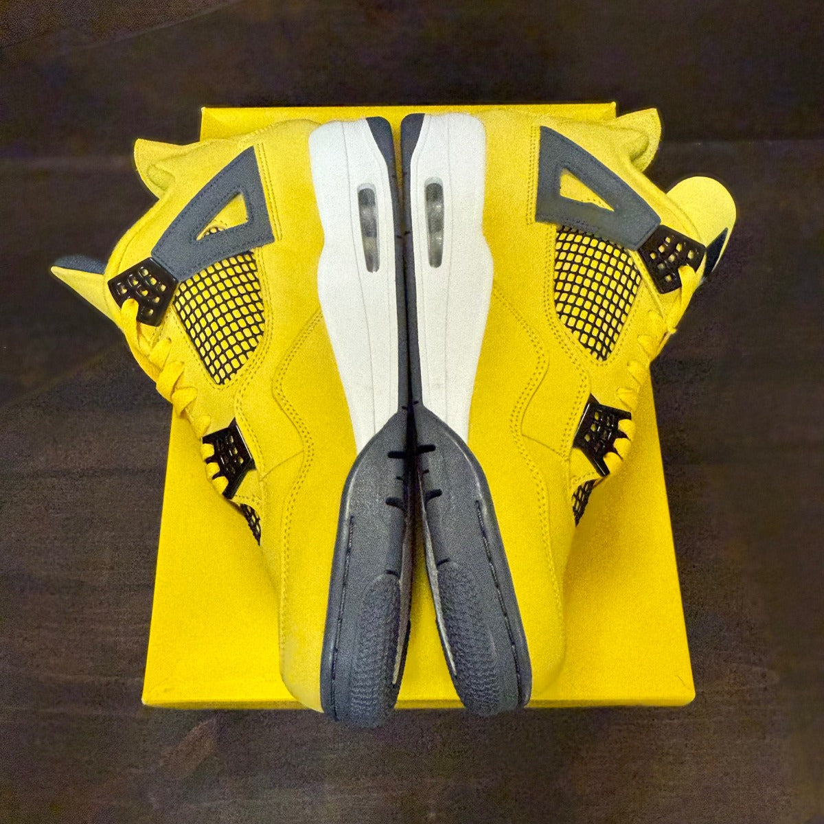 Jordan 4 Retro Lightning (2021) - Image 4