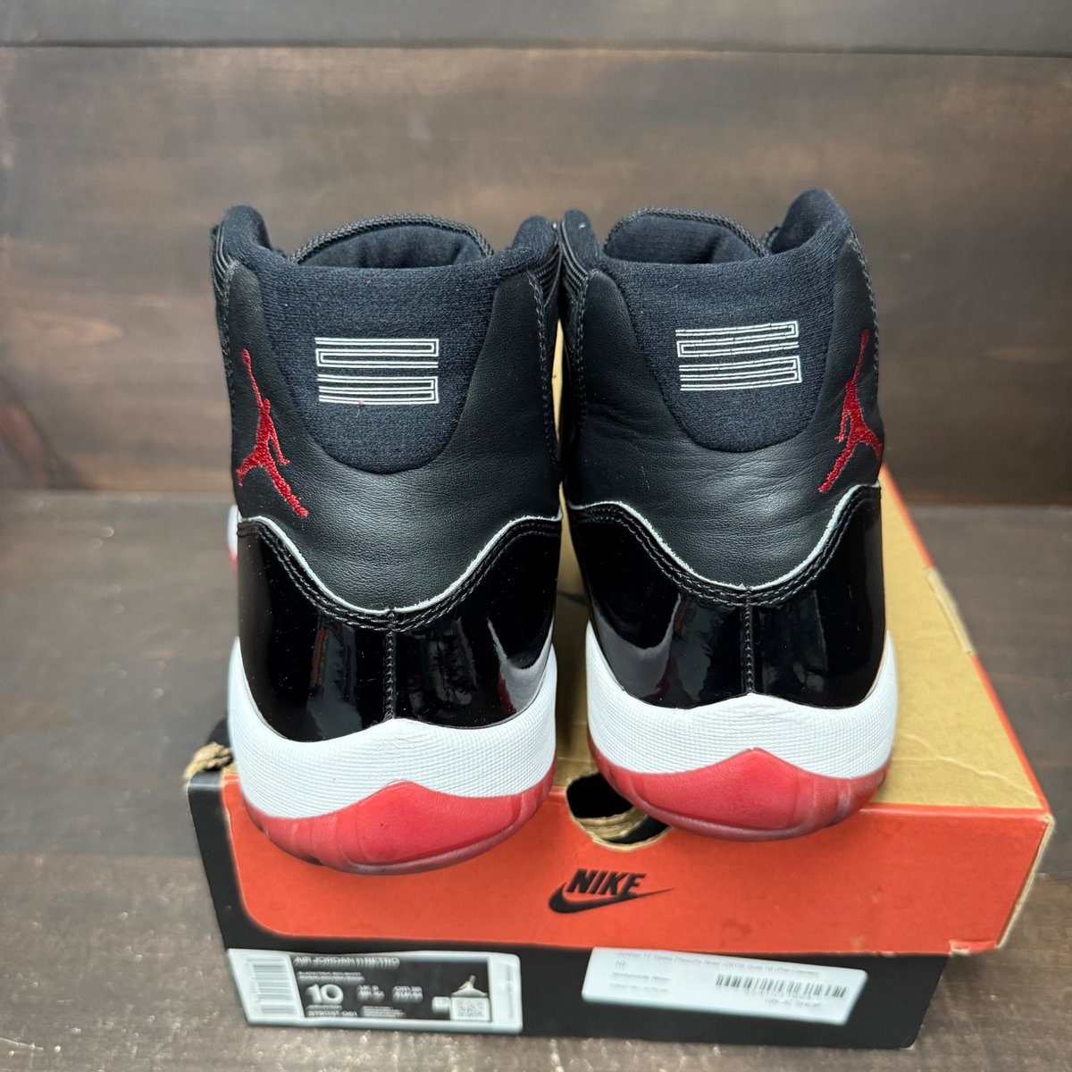 Jordan 11 Retro Playoffs Bred (2019) Size 10 (Pre-Owned) - sole