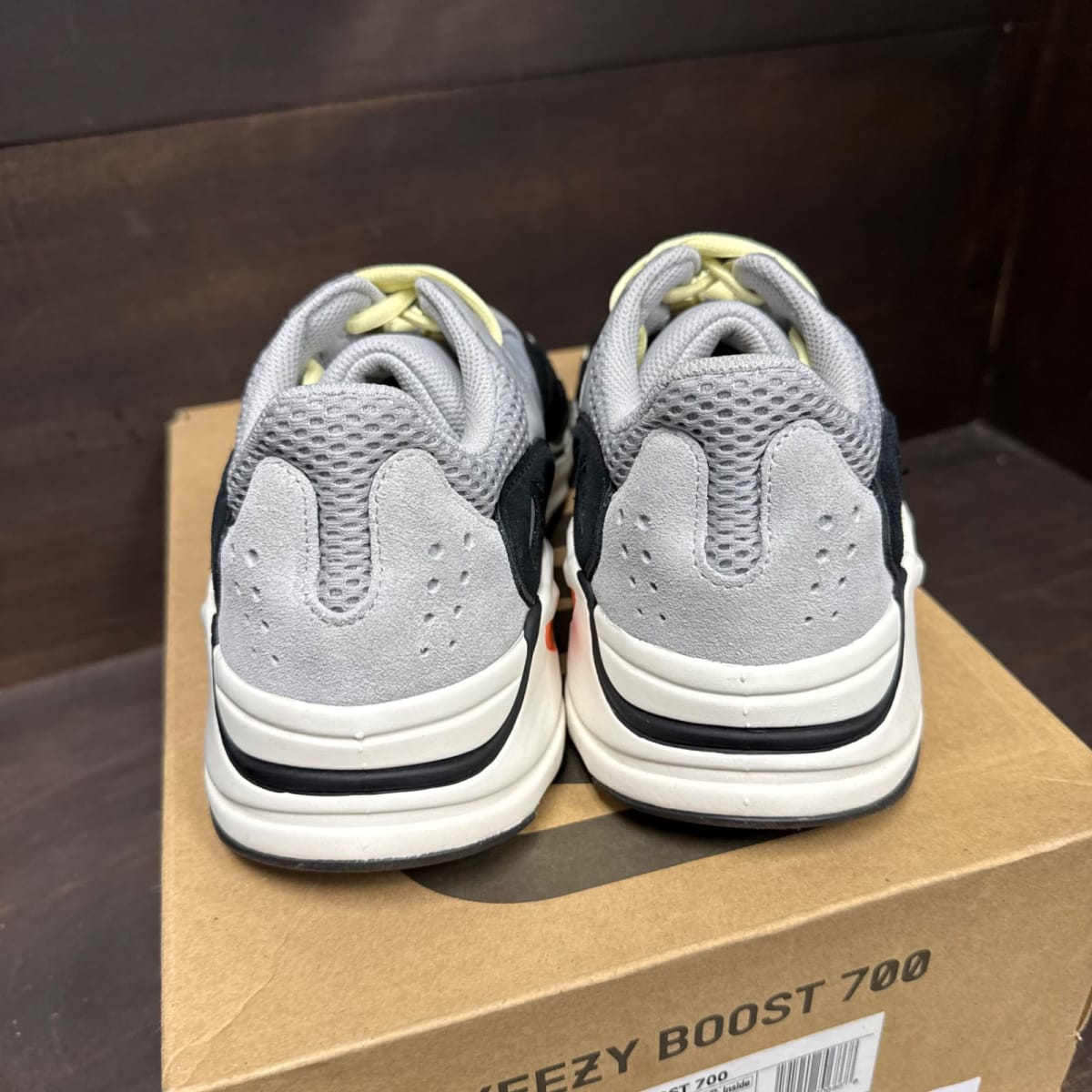 adidas Yeezy Boost 700 Wave Runner Size 9.5 (Pre-Owned) - sole