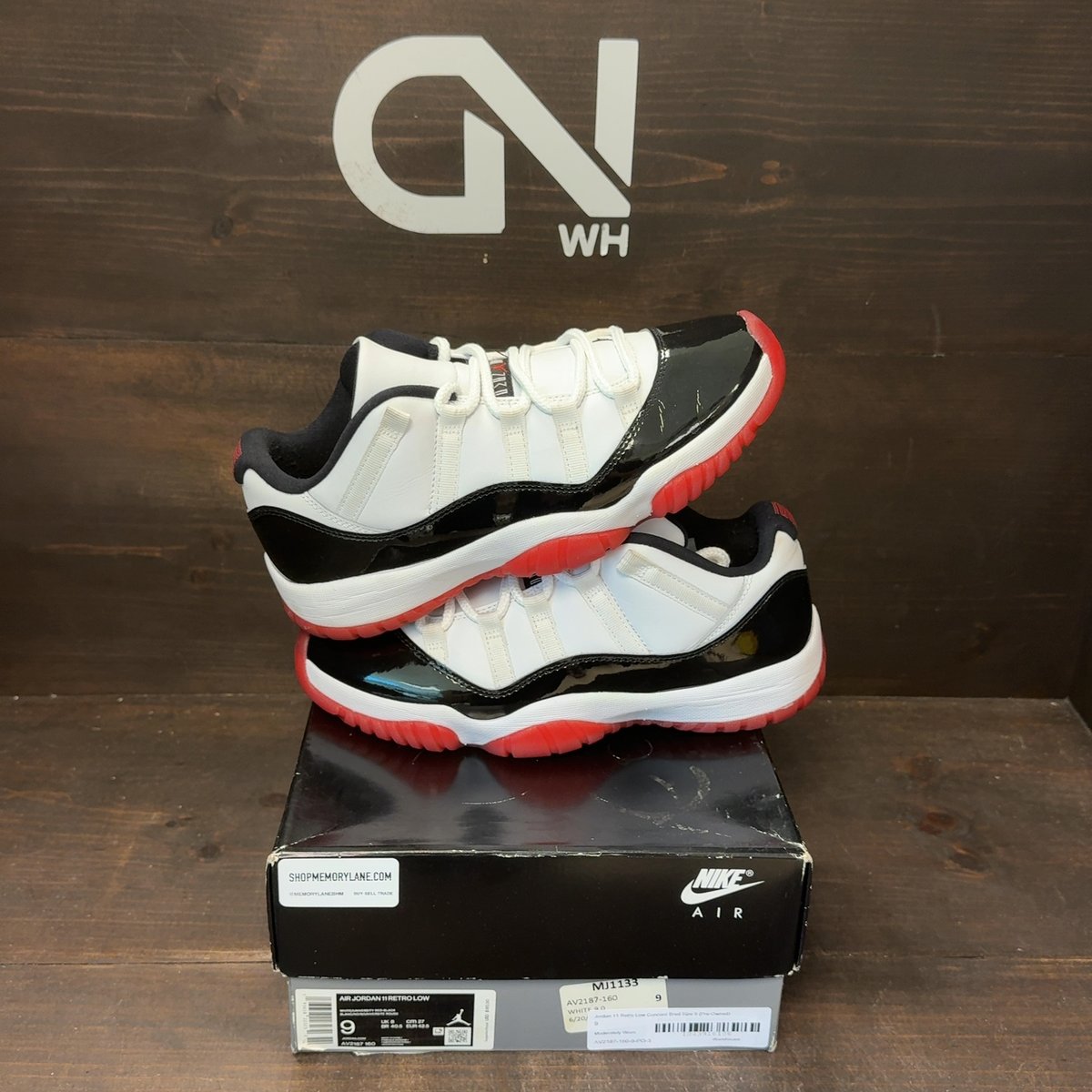 Jordan 11 Retro Low Concord Bred Size 9 (Pre-Owned) - front