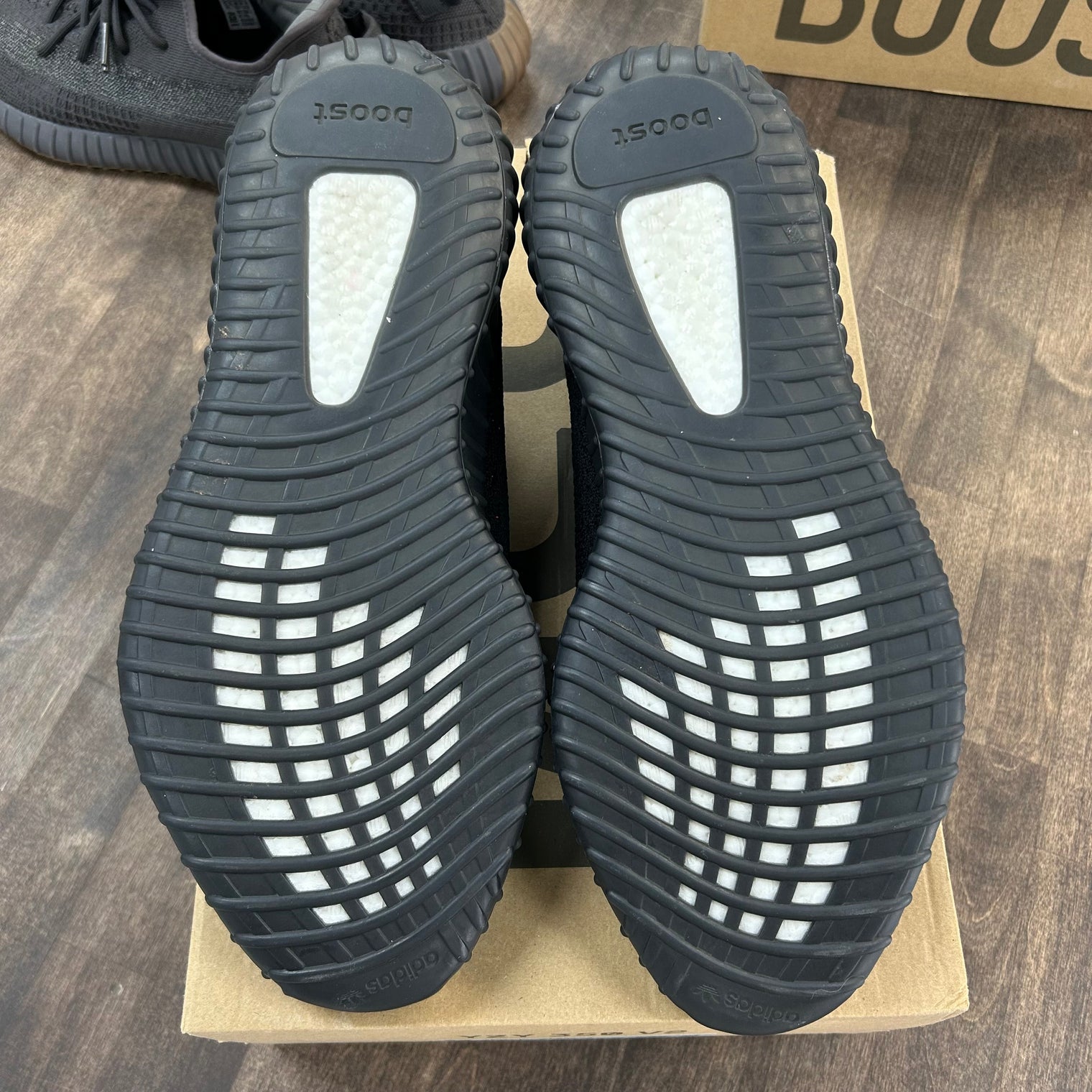 Core Red Stripe Yeezy 350 (USED)