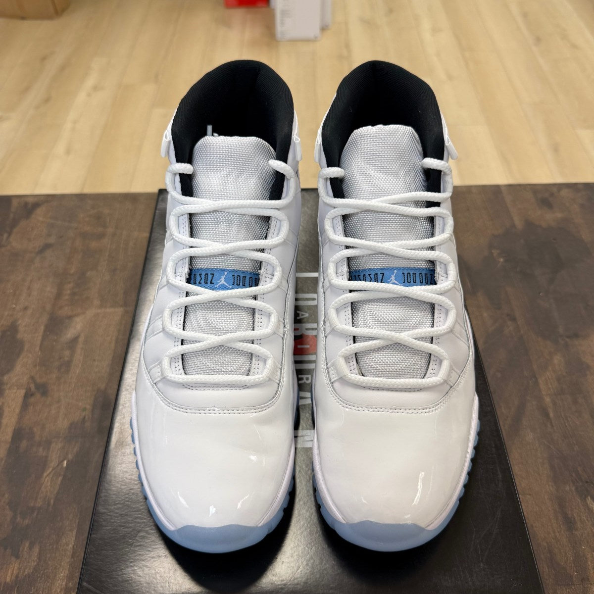 Jordan 11 Retro Legend Blue (2024) - Image 2