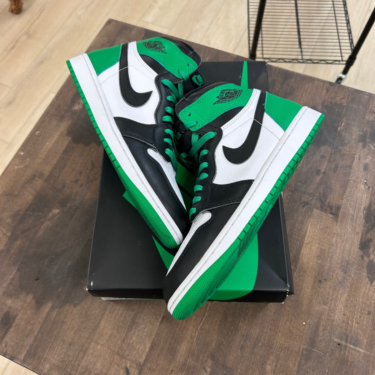 Jordan 1 Retro High OG Lucky Green - Image 1