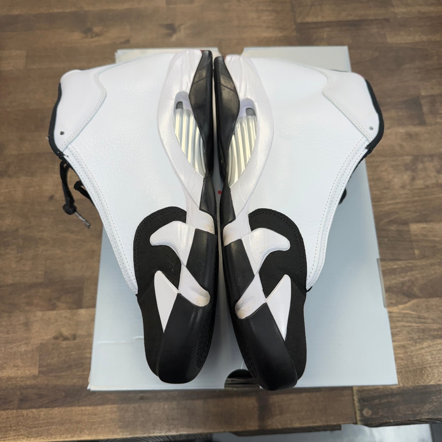 Black Toe Jordan 14 (2025) (USED)
