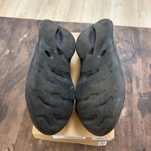 adidas Yeezy Foam RNR Onyx - Image 5