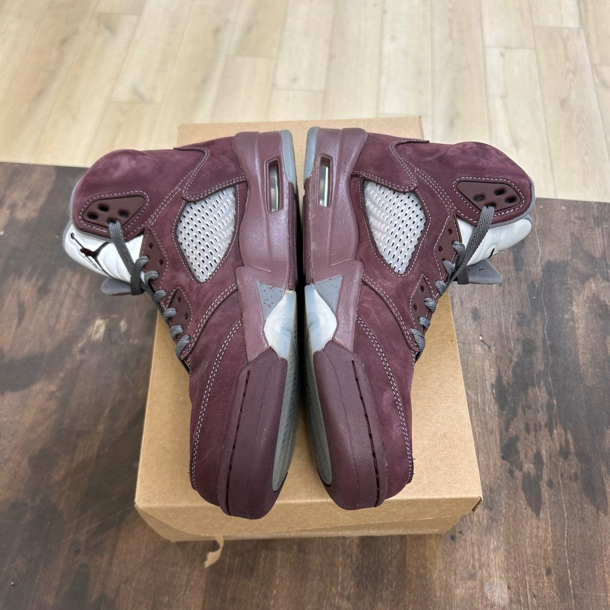 Jordan 5 Retro Burgundy (2023) Size 10 (Pre-Owned) - Image 3