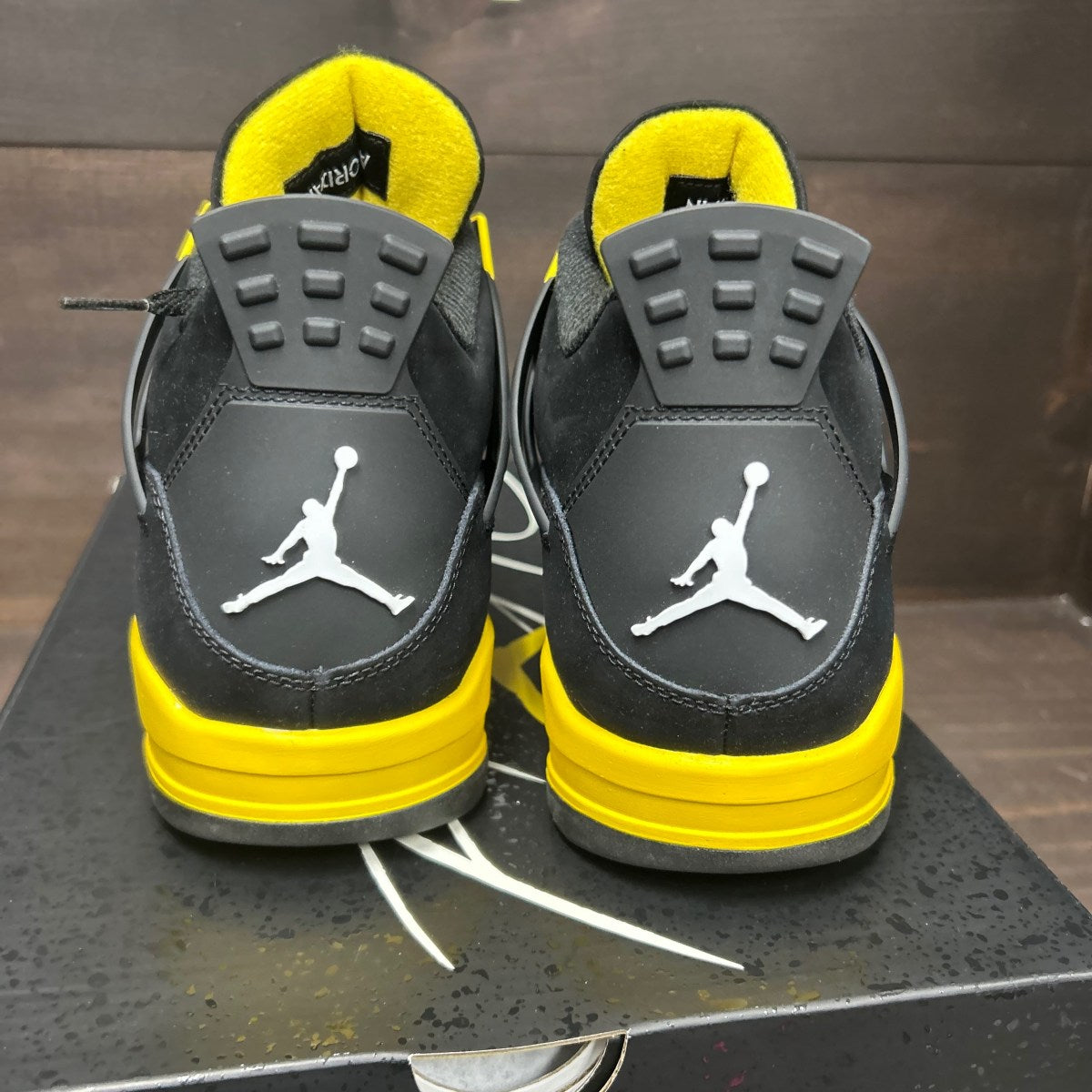 Jordan 4 Retro Thunder (2023) Size 11 (Pre-Owned) - Image 5