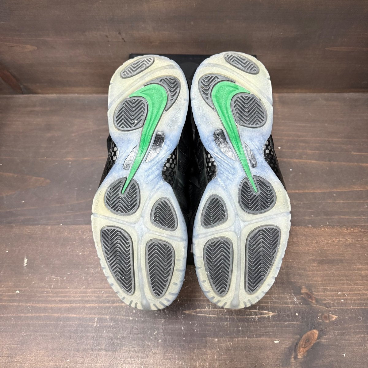 Nike Air Foamposite Pro Pine Green (2025) Size 7.5 (Pre-Owned) - box