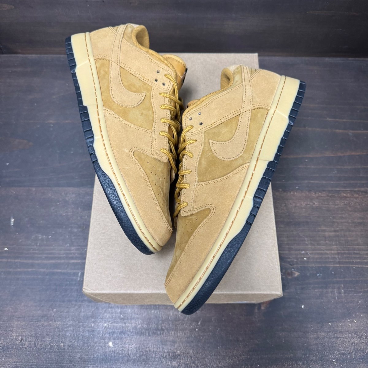Nike Dunk Low Retro SE Wheat Gum Size 12 (Pre-Owned) - back