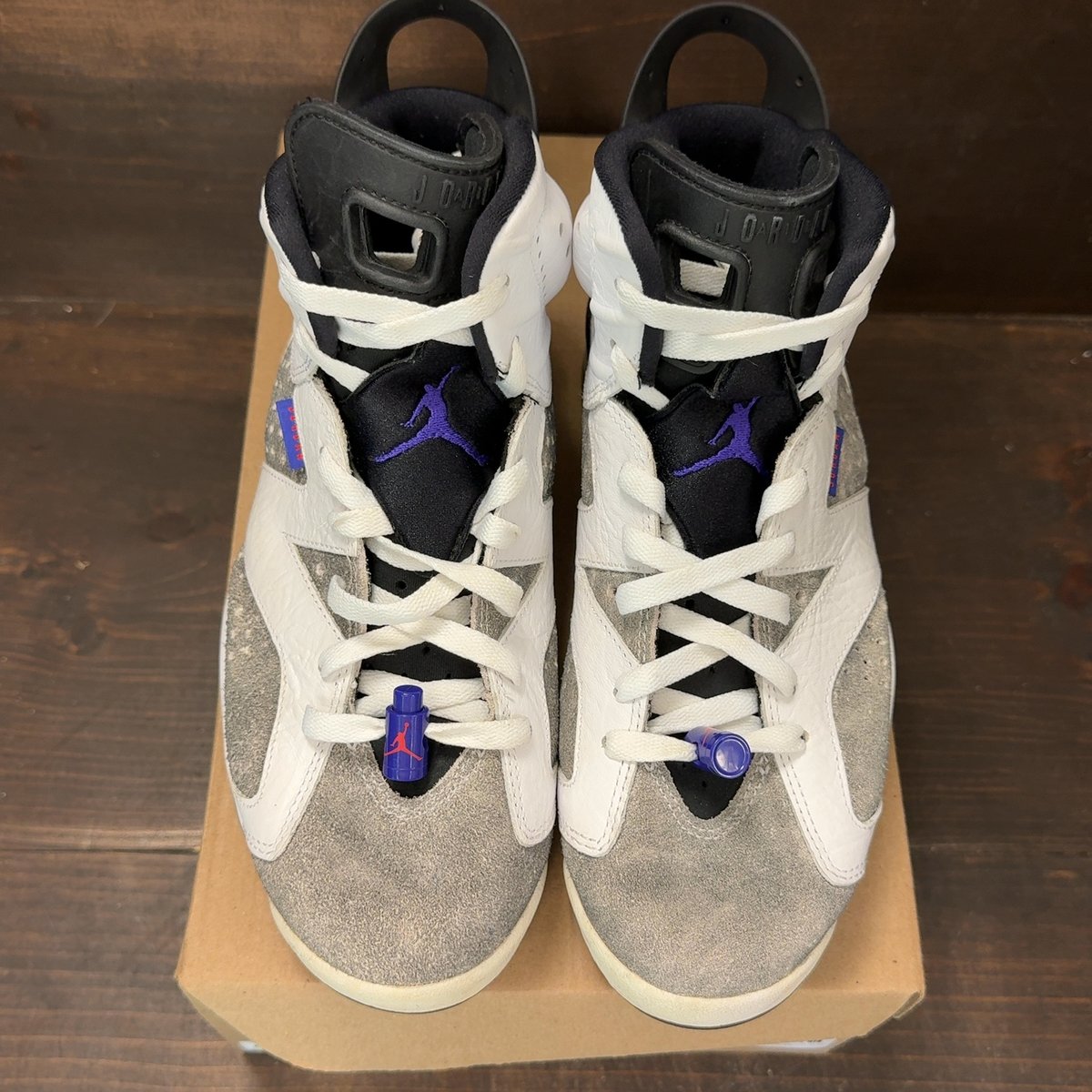 Jordan 6 Retro Flight Nostalgia Size 8.5 (Pre-Owned) - tag
