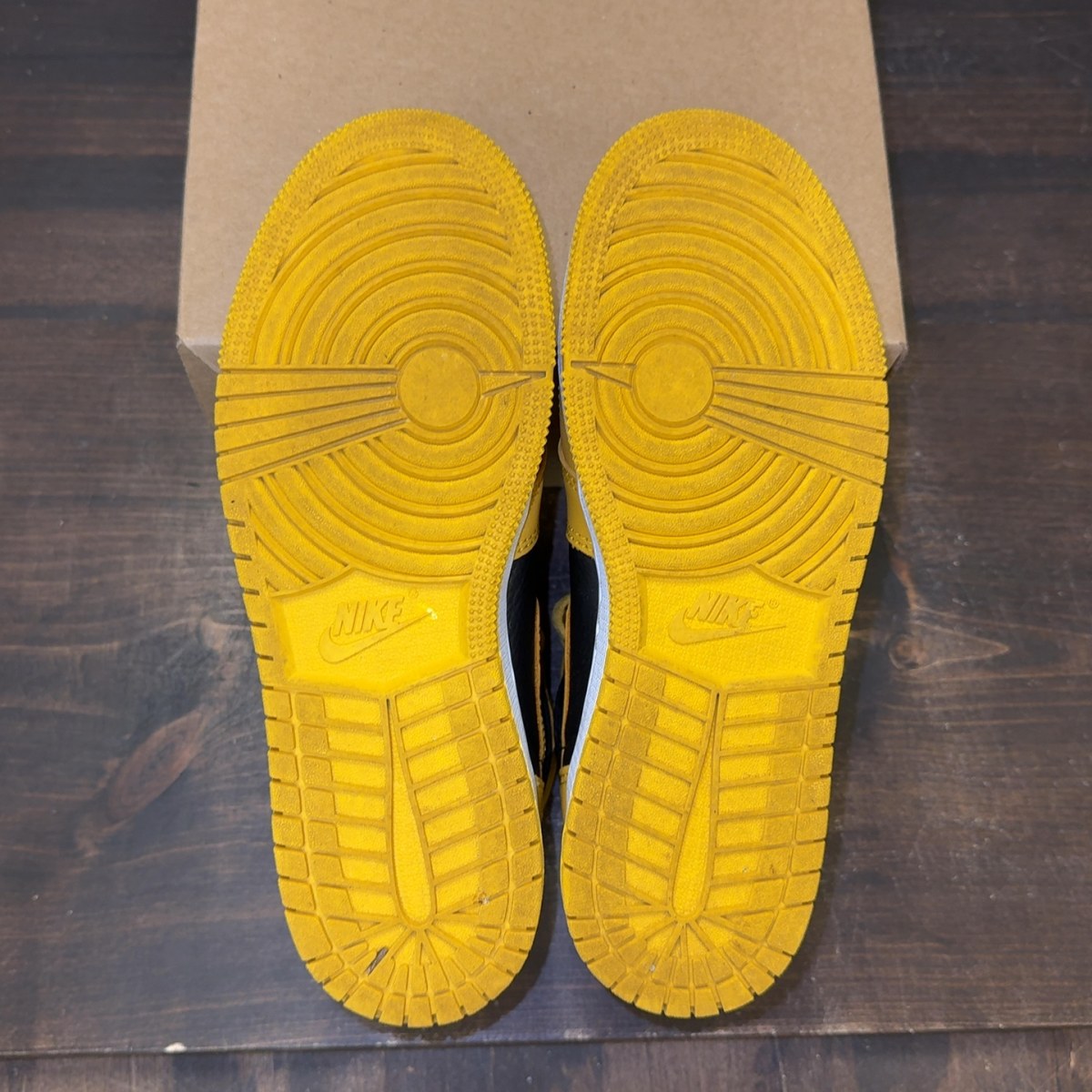 Jordan 1 Retro High OG Pollen (GS) Size 5Y (Pre-Owned) - Image 7