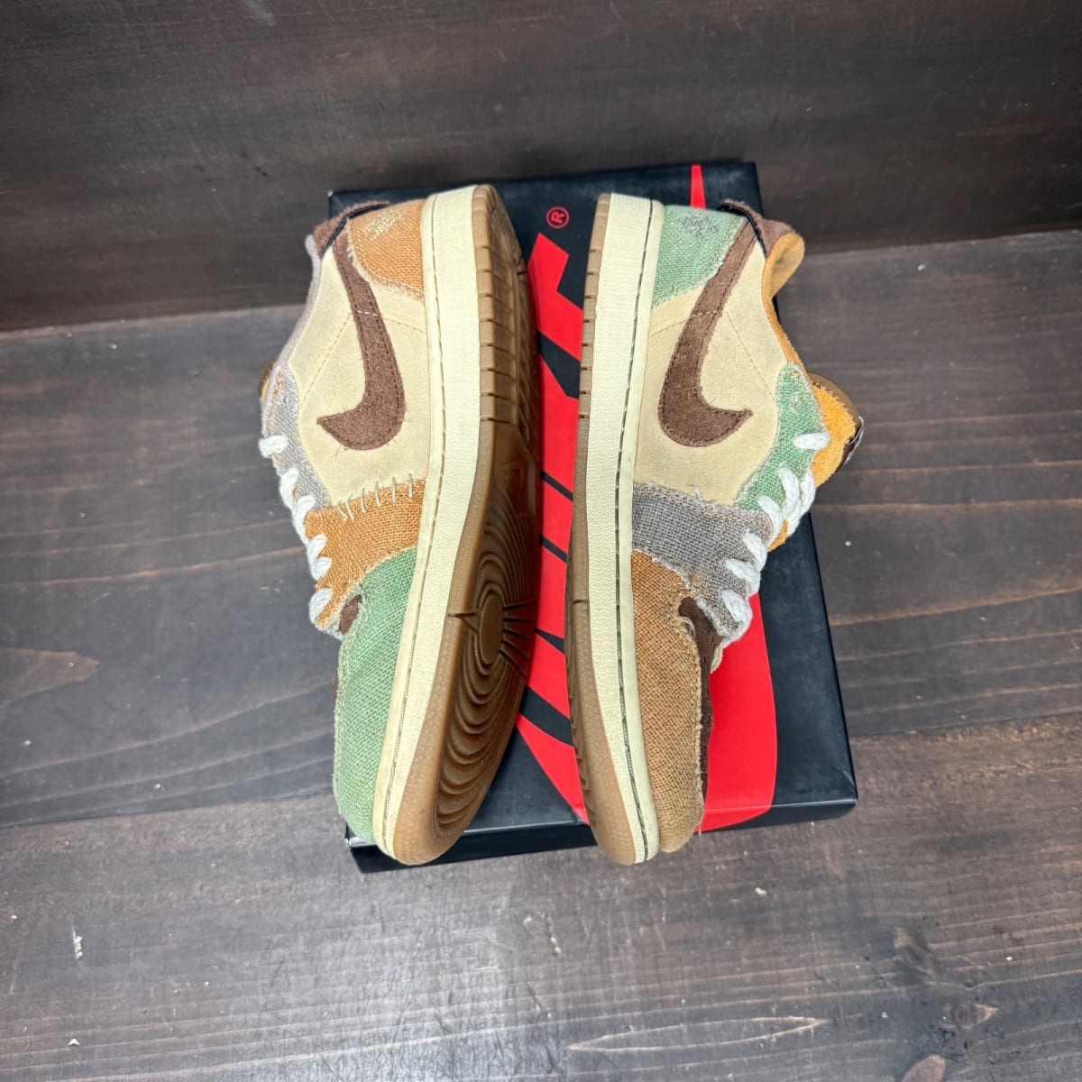 Jordan 1 Retro Low OG Zion Williamson Voodoo Size 8 (Pre-Owned) - side