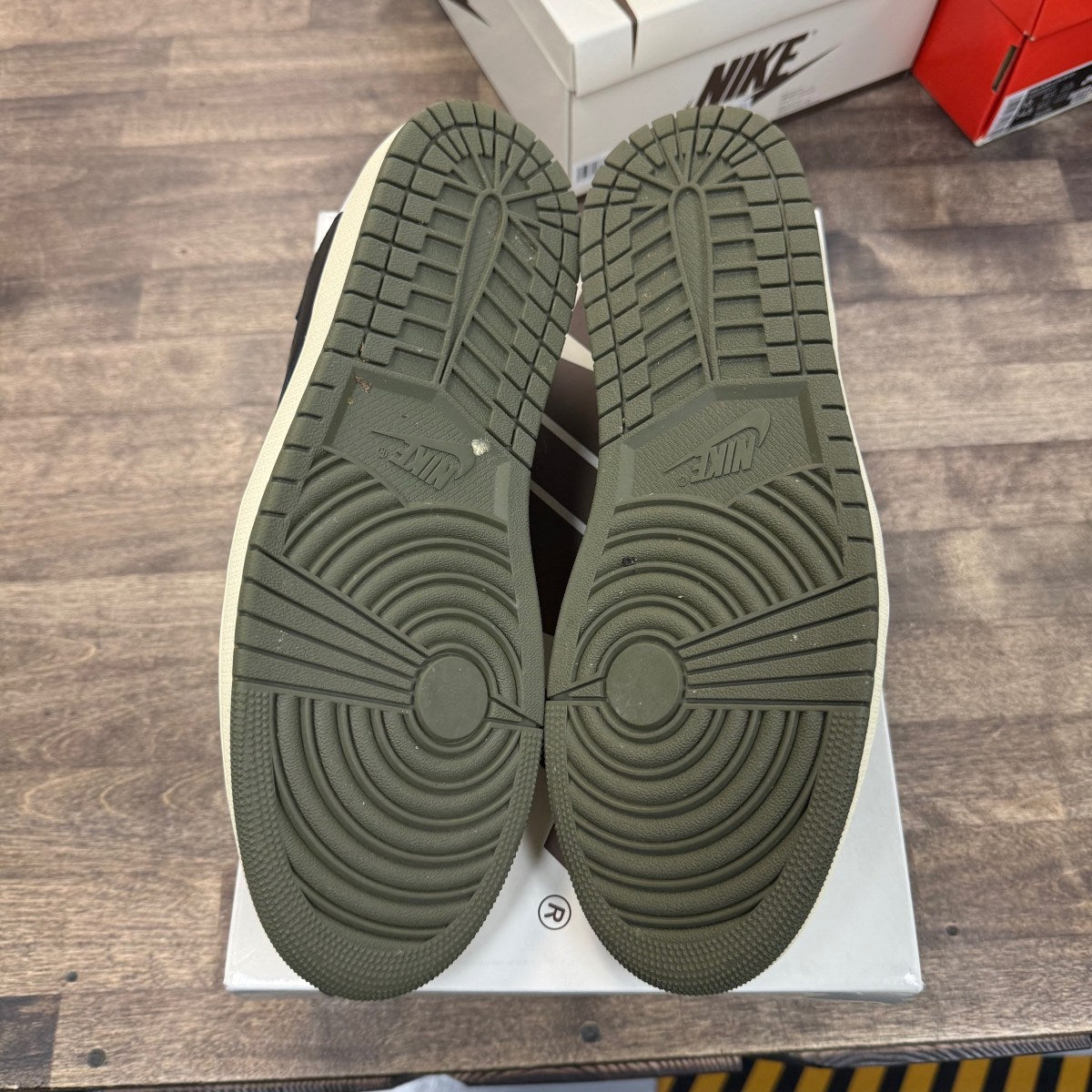 Jordan 1 Retro Low OG SP Travis Scott Medium Olive - Image 5