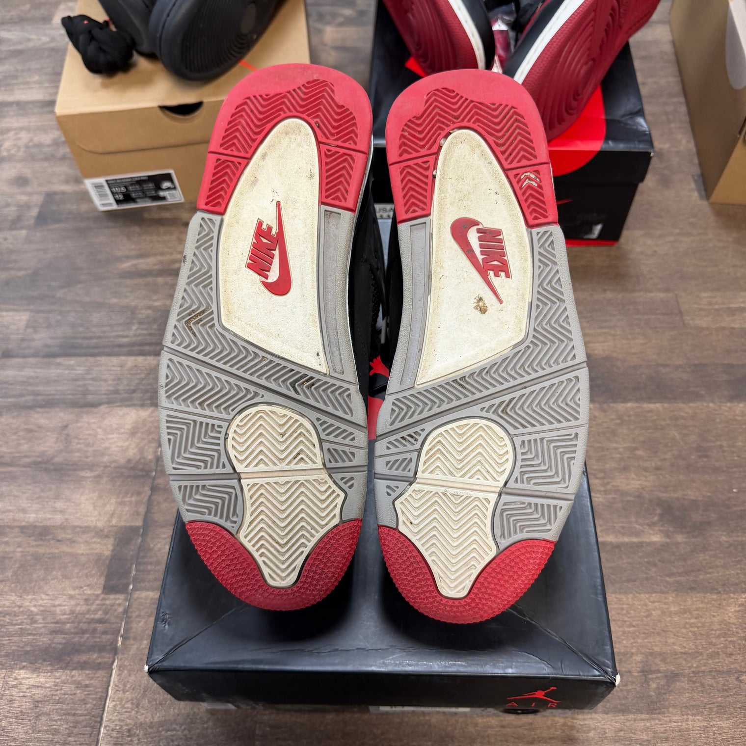 Bred Jordan 4 (2019) (USED)