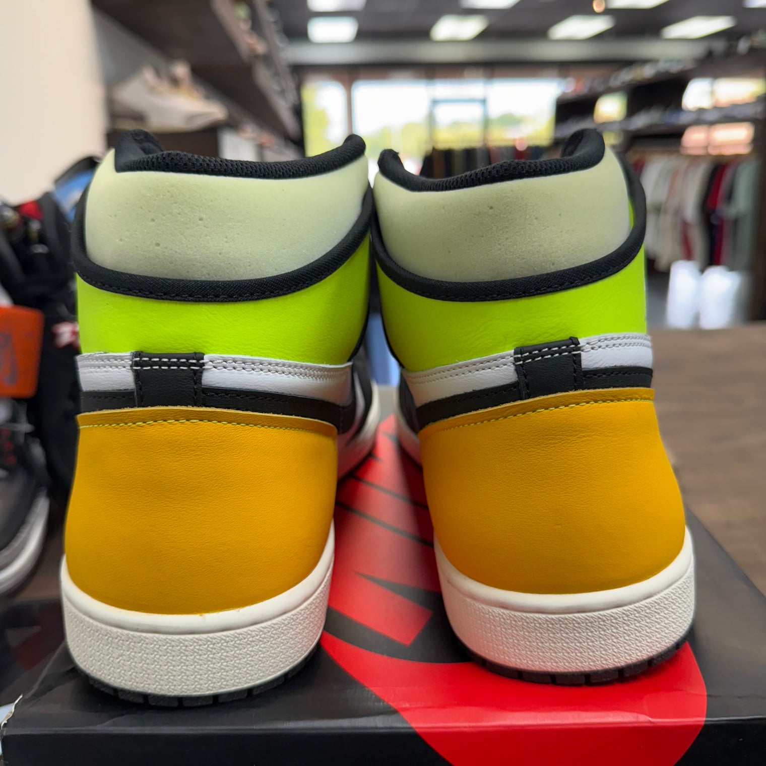 Volt Jordan 1 High (USED)