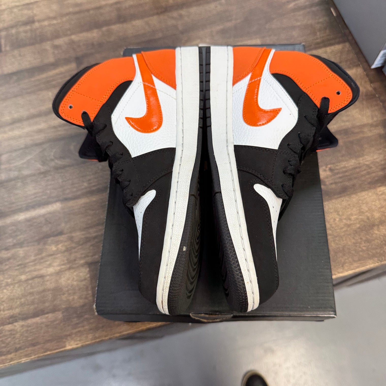 Shattered Backboard Jordan 1 Mid (USED)