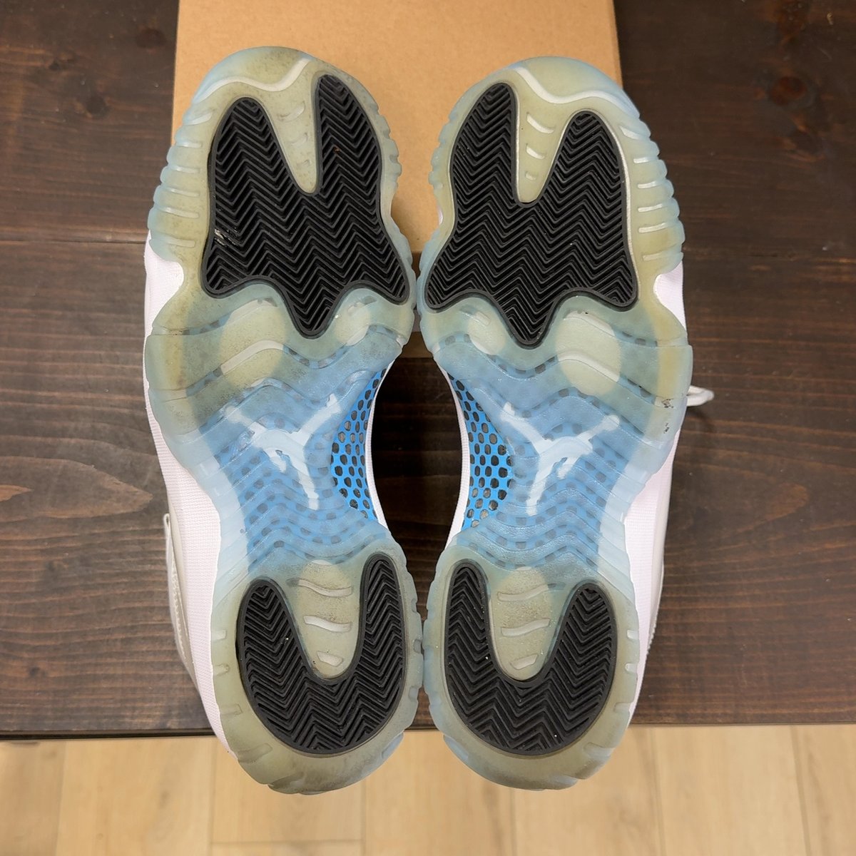 Jordan 11 Retro Legend Blue (2024) Size 11 (Pre-Owned) - aux