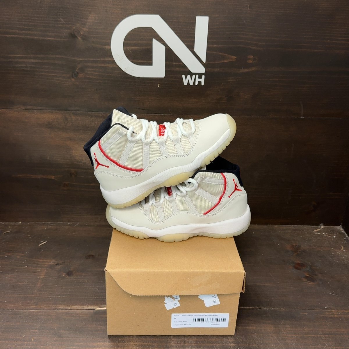 Jordan 11 Retro Platinum Tint (GS) Size 4Y (Pre-Owned) - front