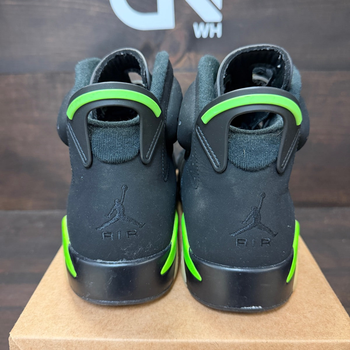 Jordan 6 Retro Electric Green Size 11.5 (Pre-Owned) - Image 4
